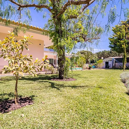 Villa Spacious In With A Private Year-round Pool