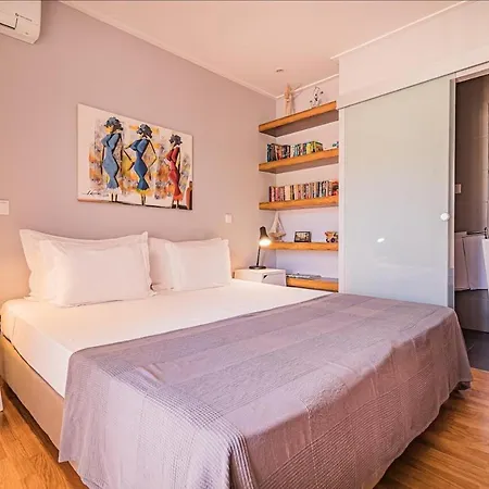 Spacious In With A Private Year-round Pool Sesimbra