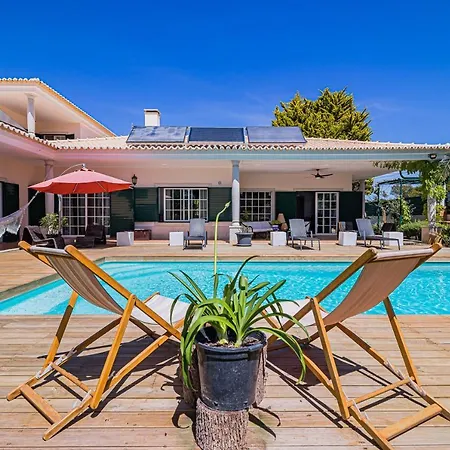 Villa Spacious In With A Private Year-round Pool *