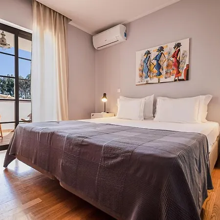 Spacious In With A Private Year-round Pool Villa Sesimbra