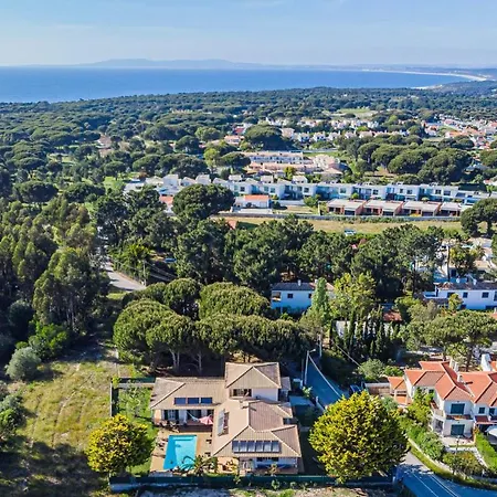 Villa Spacious In With A Private Year-round Pool Sesimbra