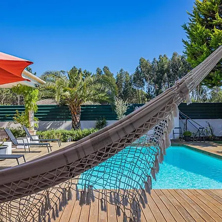 Spacious In With A Private Year-round Pool 别墅 *