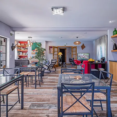 Spacious In With A Private Year-round Pool 别墅 塞辛布拉