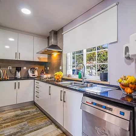 别墅 Spacious In With A Private Year-round Pool 塞辛布拉
