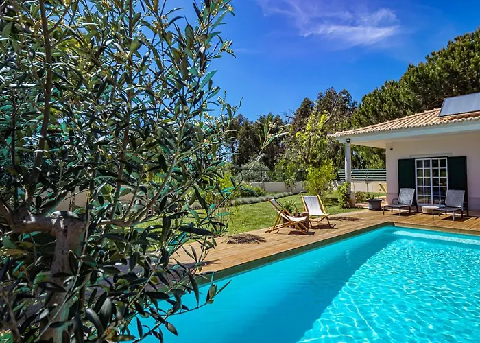 Villa Spacious In With A Private Year-round Pool *