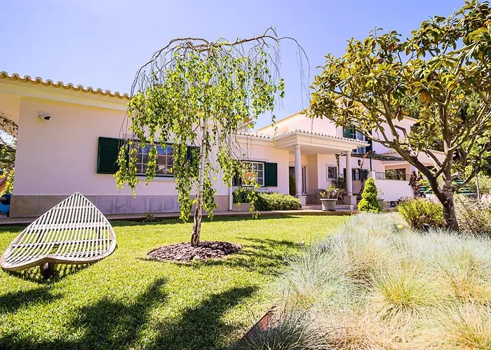 Villa Spacious In With A Private Year-round Pool *