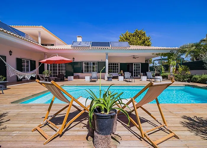 Villa Spacious In With A Private Year-round Pool *