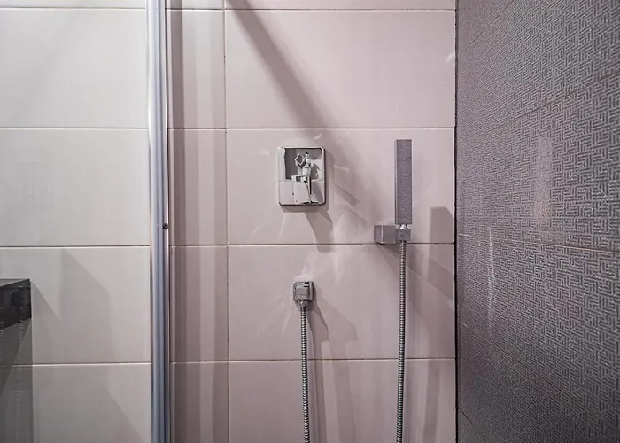 Villa Spacious In With A Private Year-round Pool *