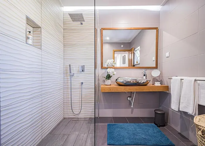 Spacious In With A Private Year-round Pool * Sesimbra