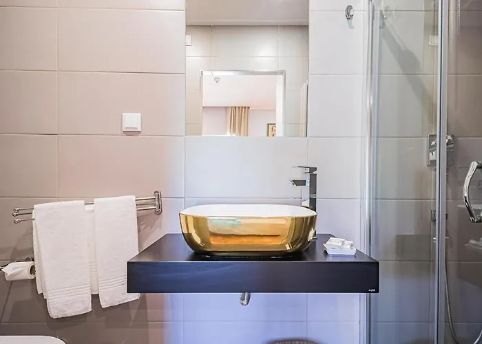 Villa Spacious In With A Private Year-round Pool