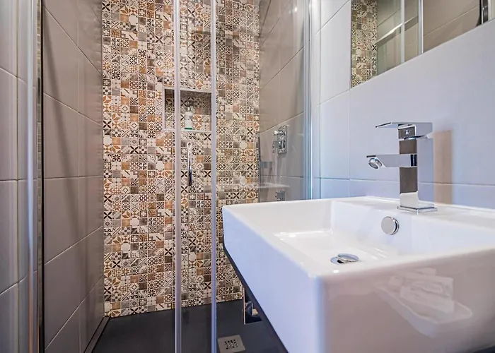 Spacious In With A Private Year-round Pool