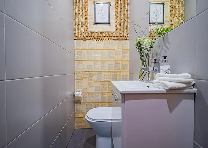 Spacious In With A Private Year-round Pool * Sesimbra