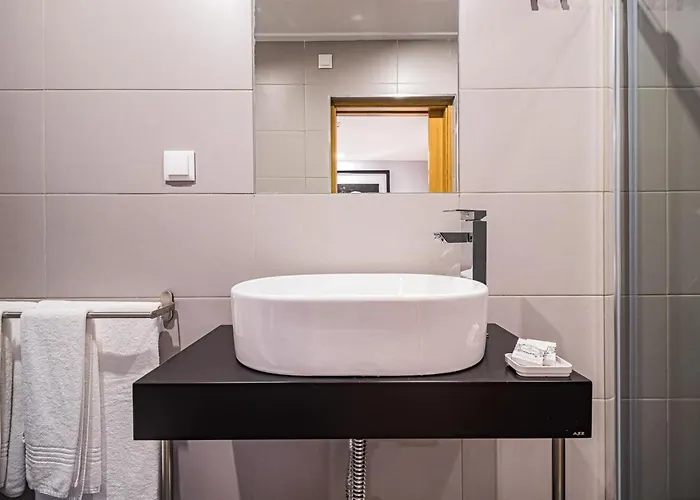 Spacious In With A Private Year-round Pool Villa Sesimbra